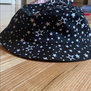 Star bucket hat